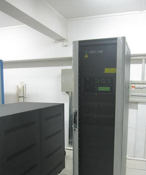 UPS電源.jpg